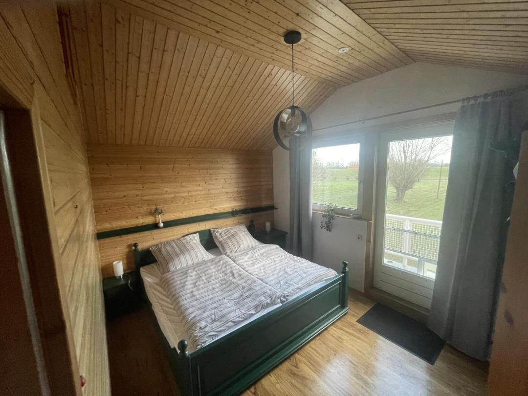 Neu! Kleine Rote Hoch-haus *